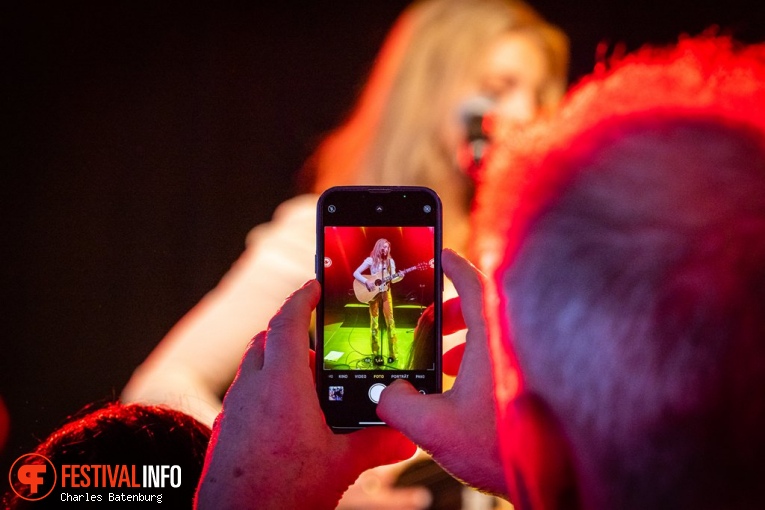 Halle Kearns op Country to country 2024 foto