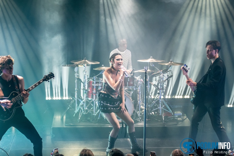 Yonaka op Yonaka - 03/03 - Melkweg foto