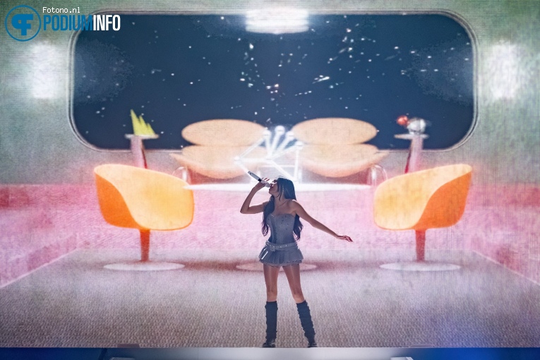 Madison Beer op Madison Beer - 29/02 - AFAS Live foto