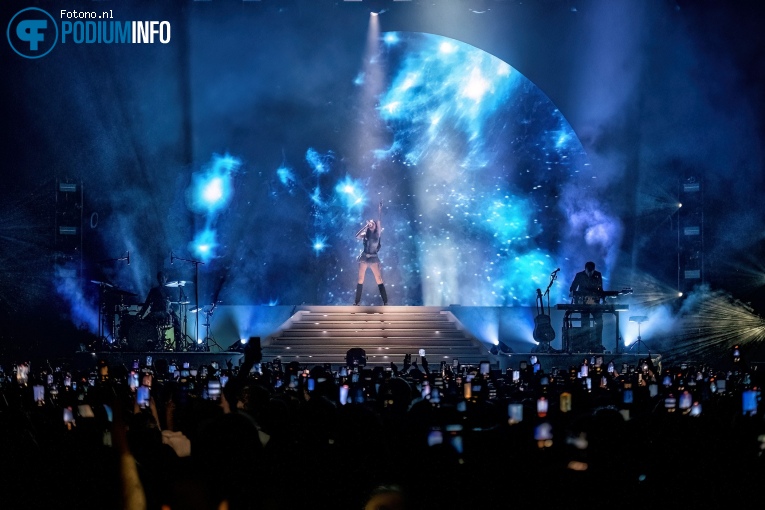 Madison Beer op Madison Beer - 29/02 - AFAS Live foto