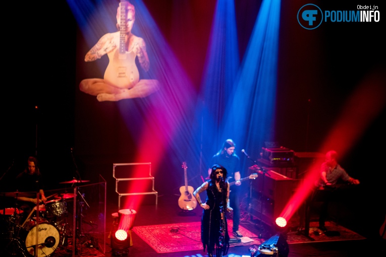 Dilana Smith op Dilana Smith - Legendary Women of Rock - 07/03 - Deventer Schouwburg foto