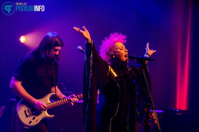 Dilana Smith op Dilana Smith - Legendary Women of Rock - 07/03 - Deventer Schouwburg foto