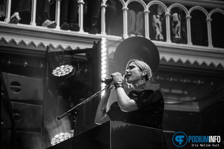 Mother Mother op Mother Mother - 12/03 - Paradiso foto