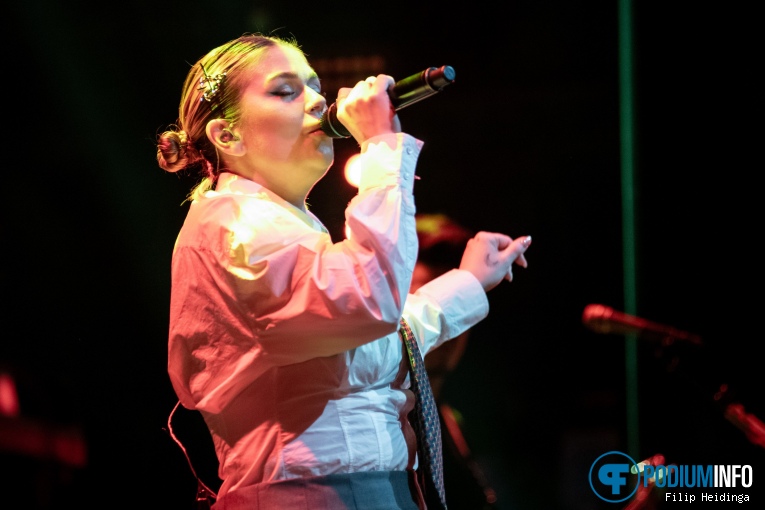 Roxeanne Hazes op Roxeanne Hazes - 16/03 - Metropool foto