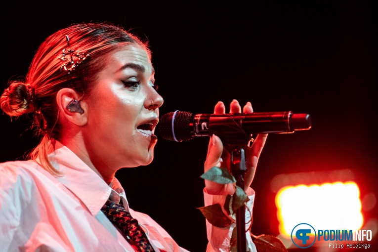 Roxeanne Hazes op Roxeanne Hazes - 16/03 - Metropool foto