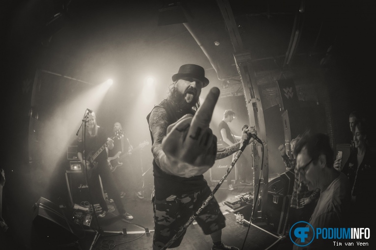Massive Wagons op Massive Wagons - 16/03 - Willem Twee poppodium foto