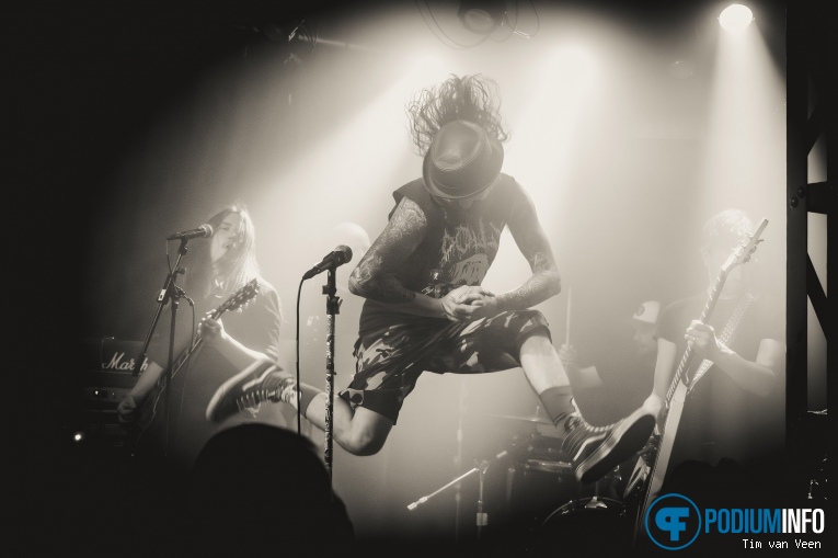 Massive Wagons op Massive Wagons - 16/03 - Willem Twee poppodium foto