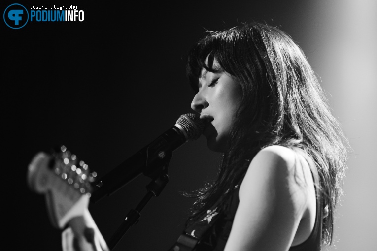 Alex Porat op Eric Nam - 19/03 - Melkweg foto