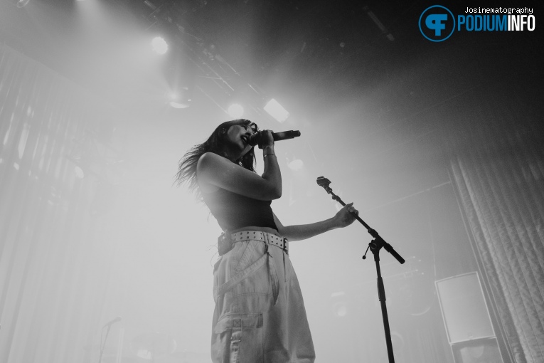 Alex Porat op Eric Nam - 19/03 - Melkweg foto