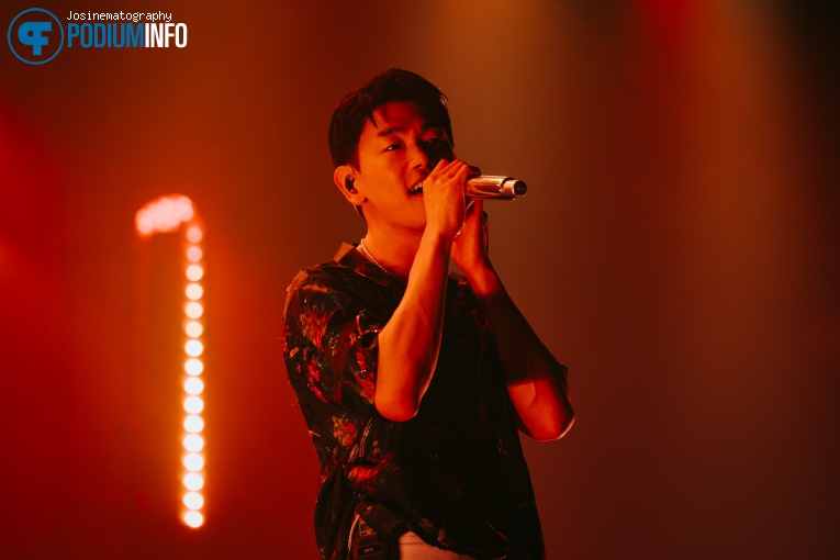 Foto Eric Nam in Melkweg op 19 maart 2024 op Podiuminfo