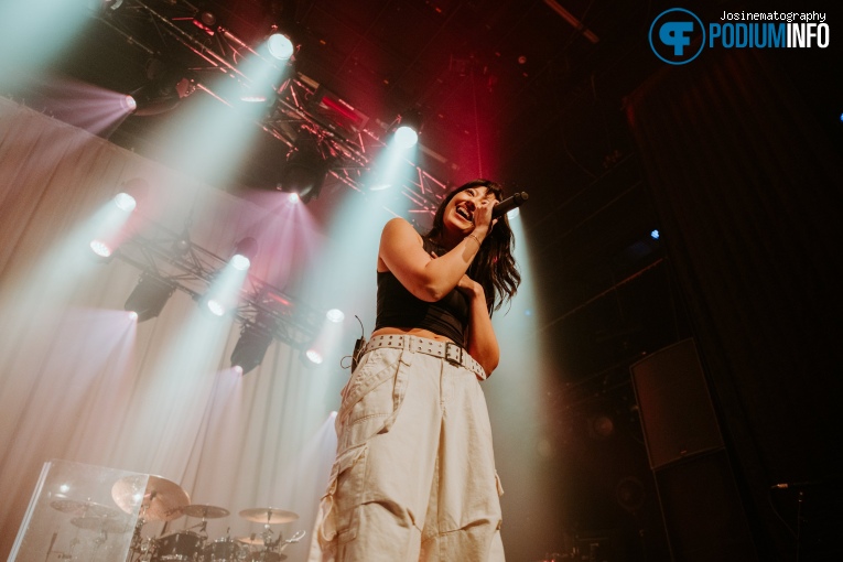 Alex Porat op Eric Nam - 19/03 - Melkweg foto