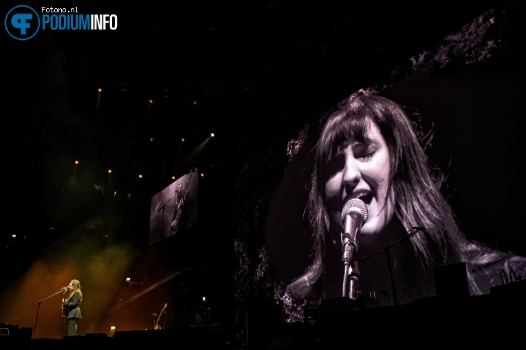 Madison Cunningham op John Mayer - 21/03 - Ziggo Dome foto