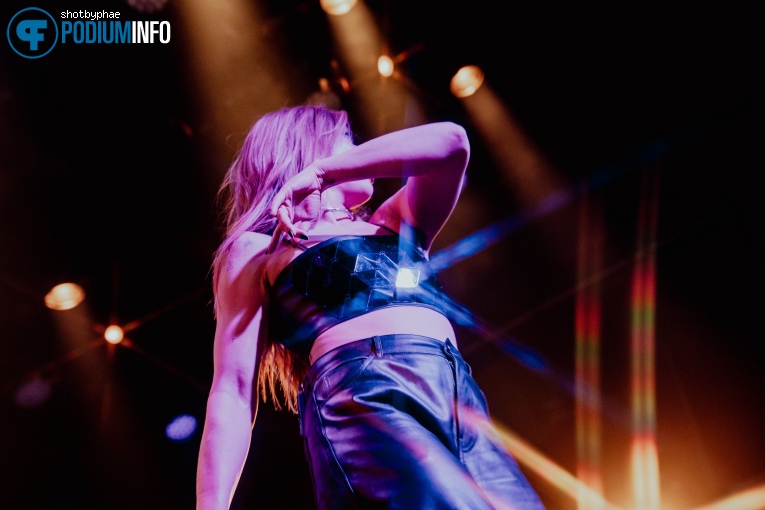 Becky Hill op Becky Hill - 11/04 - Melkweg foto