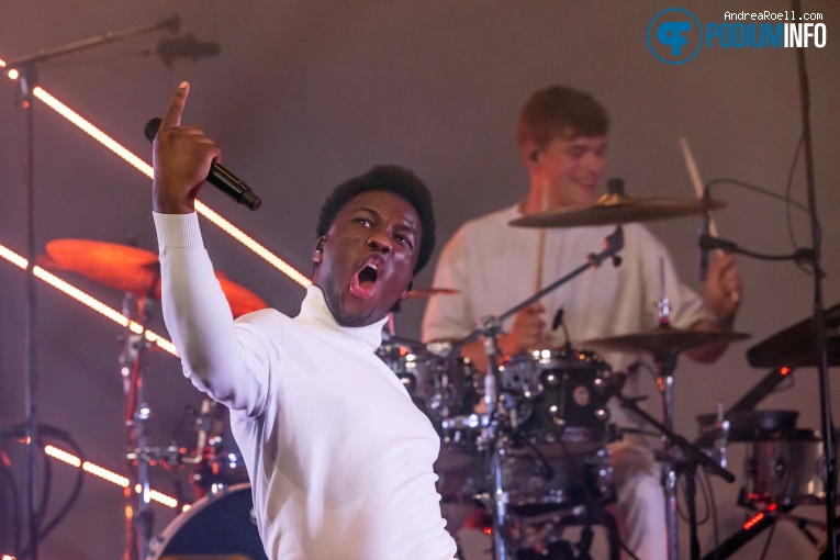Claude op CLAUDE - 12/04 - Luxor Live foto