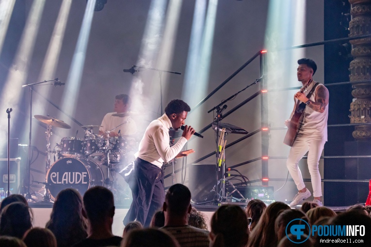 Claude op CLAUDE - 12/04 - Luxor Live foto