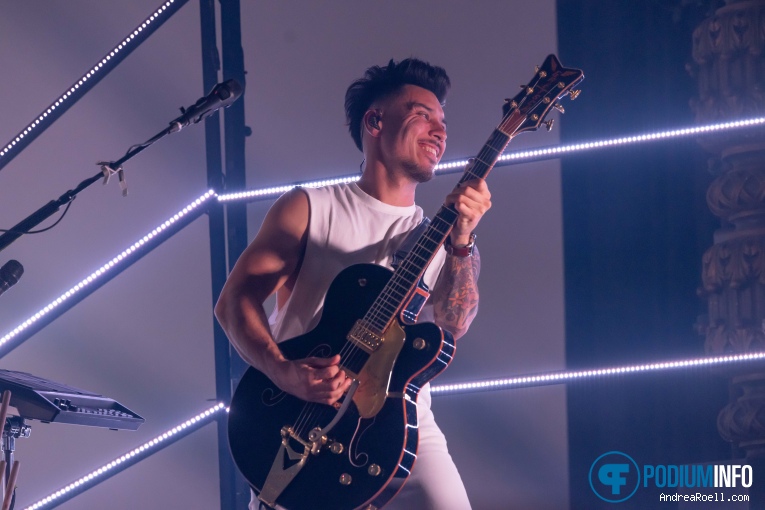 Claude op CLAUDE - 12/04 - Luxor Live foto