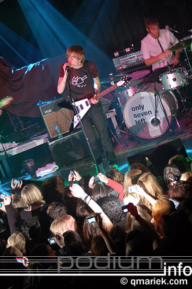Only Seven Left op Metro Station - 3/2 - Melkweg foto