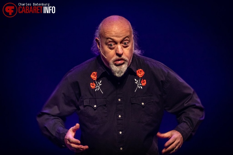 Foto Bill Bailey op Bill Bailey -Thoughtifier - 17/04 - Oude Luxor Theater