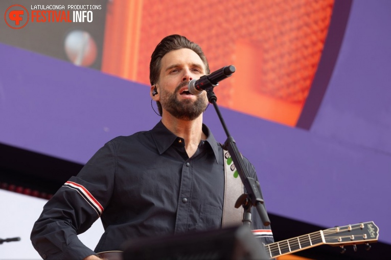 Nick Schilder op 538 Koningsdag 2024 foto