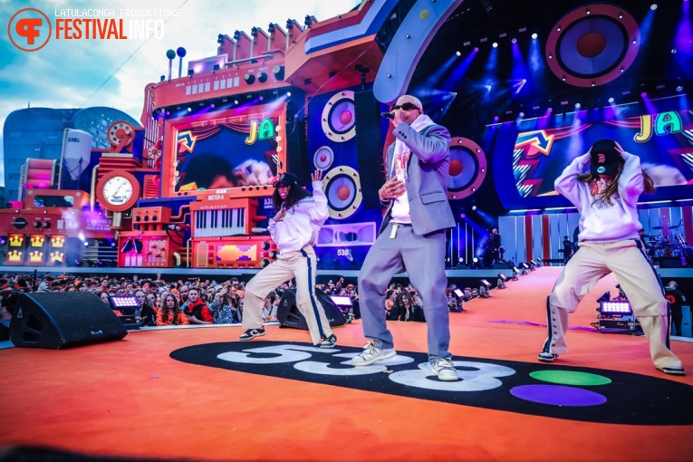 Bizzey op 538 Koningsdag 2024 foto