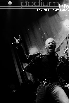 Iced Earth op Saxon - 3/2 - 013 foto