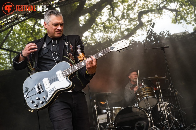 Elliott Brood op Des Konings Festival 2024 foto