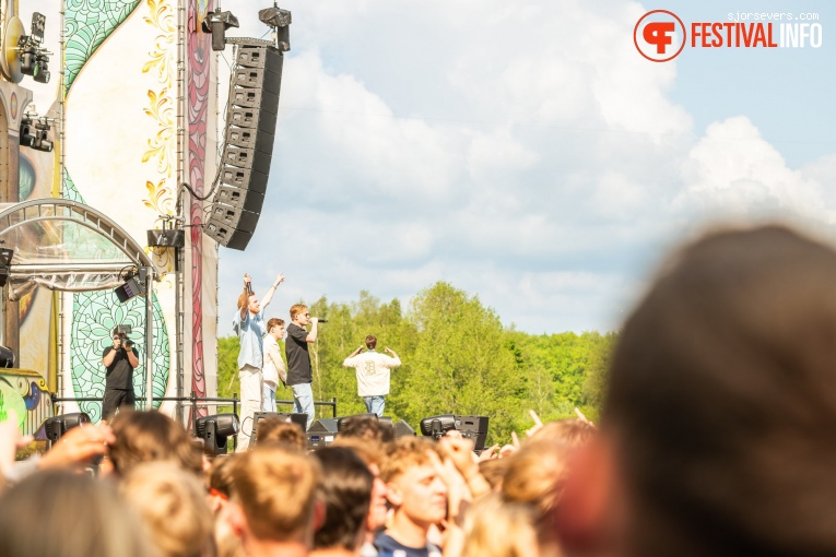 Bankzitters op Dance4Liberation 2024 foto