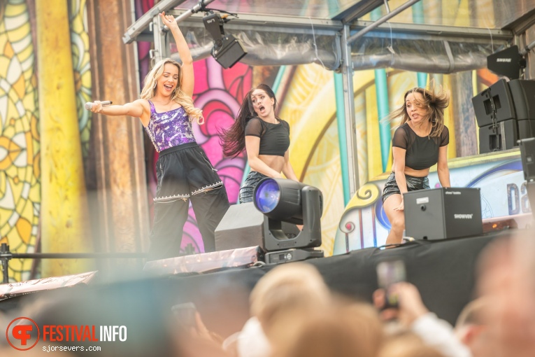 Emma Heesters op Dance4Liberation 2024 foto