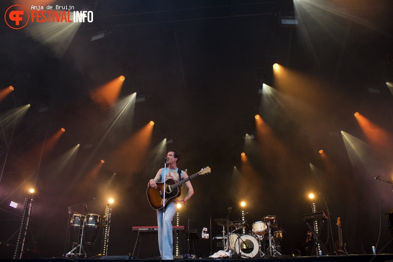 Son Mieux op Bevrijdingsfestival Zuid-Holland 2024 foto