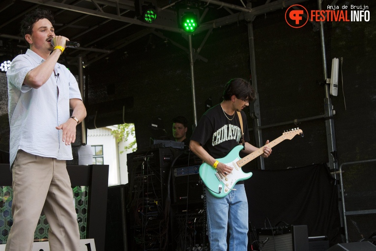 Dominál op Bevrijdingsfestival Zuid-Holland 2024 foto