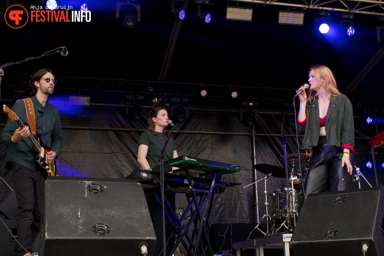 Beryl Anne op Bevrijdingsfestival Zuid-Holland 2024 foto