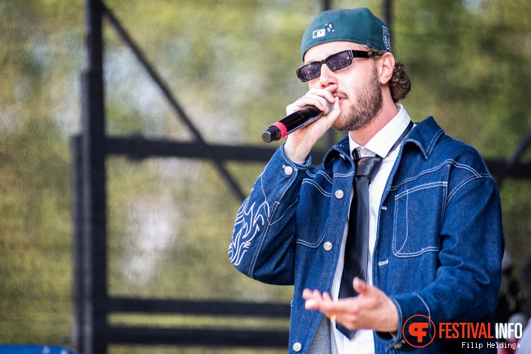 Tomson op Bevrijdingsfestival Overijssel 2024 foto