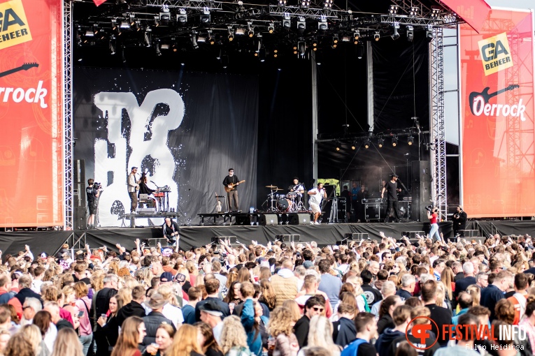 Typhoon op Oerrock Festival 2024 foto