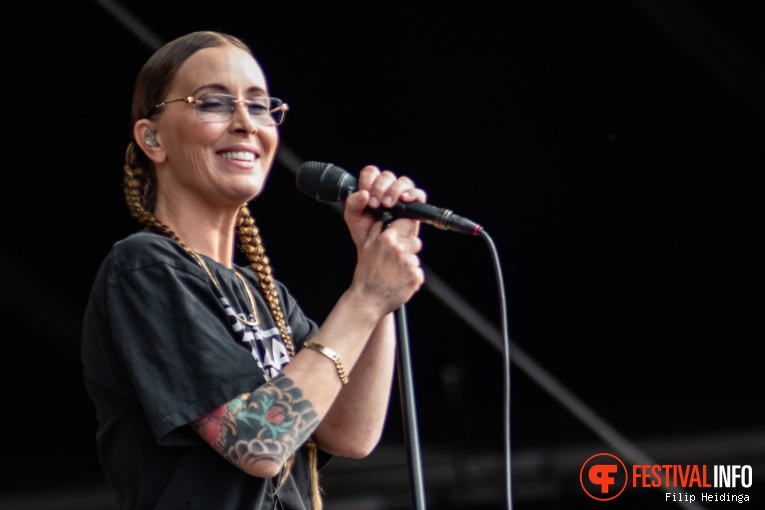 Anouk op Oerrock Festival 2024 foto