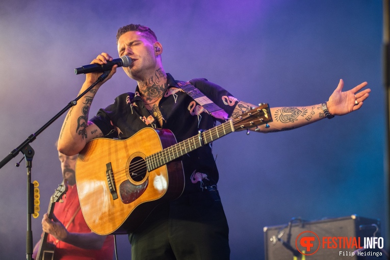 Douwe Bob op Oerrock Festival 2024 foto