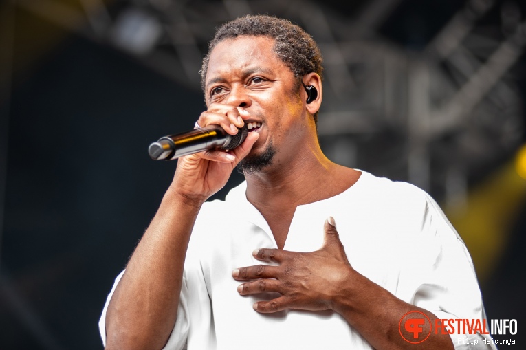 Typhoon op Oerrock Festival 2024 foto