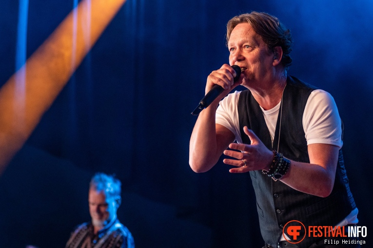 Van Dik Hout op Oerrock Festival 2024 foto