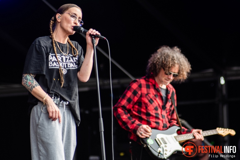 Anouk op Oerrock Festival 2024 foto