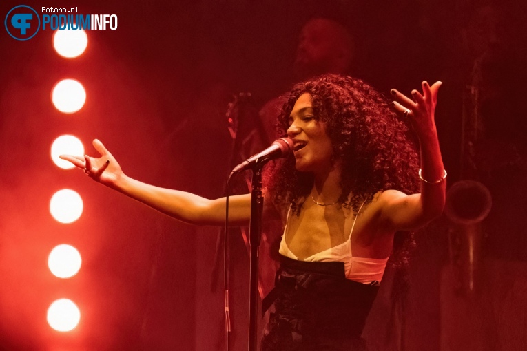 Olivia Dean op Olivia Dean - 13/05 - Paradiso foto