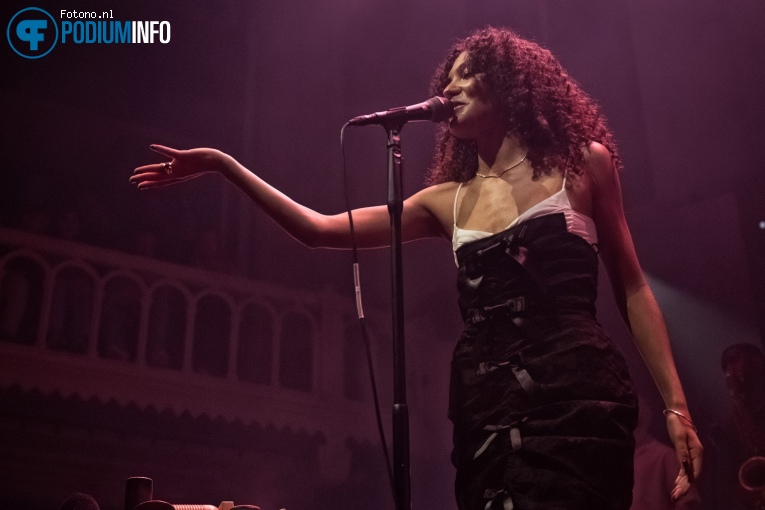 Olivia Dean op Olivia Dean - 13/05 - Paradiso foto