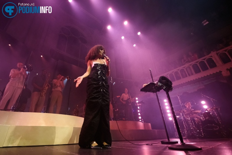 Olivia Dean op Olivia Dean - 13/05 - Paradiso foto