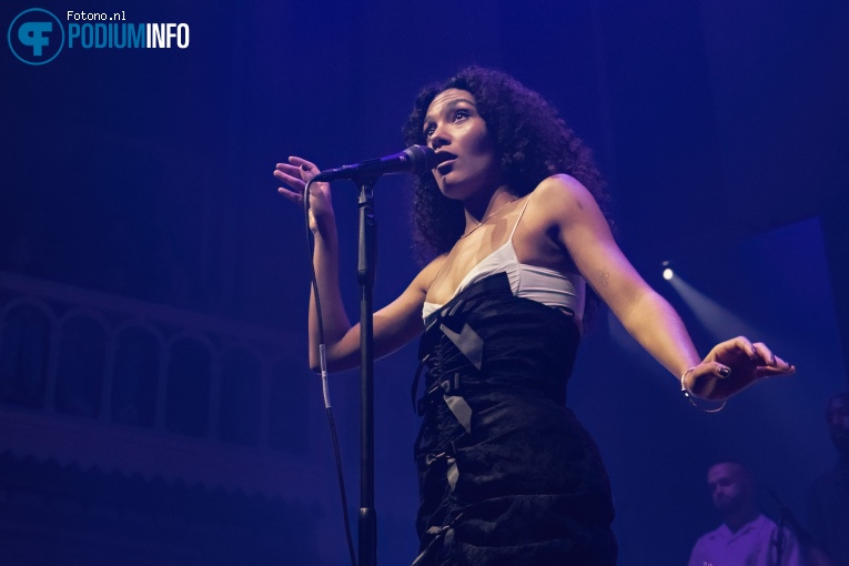 Olivia Dean op Olivia Dean - 13/05 - Paradiso foto