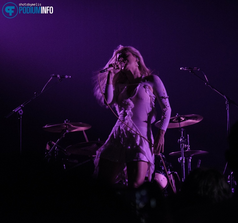 Scene Queen op PVRIS - 09/05 - TivoliVredenburg foto