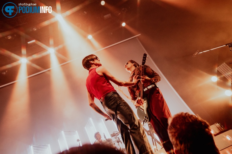 Son Mieux op Son Mieux - 17/05 - TivoliVredenburg foto
