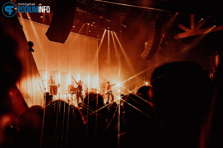 Son Mieux op Son Mieux - 17/05 - TivoliVredenburg foto