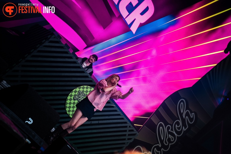 Roxy Dekker op Freshtival 2024 foto