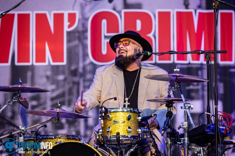 Fun Lovin Criminals DJ-set op Zuiderpark Live: DJ DNA & Fun Lovin’ Criminals - 19/05 - Zuiderparktheater foto
