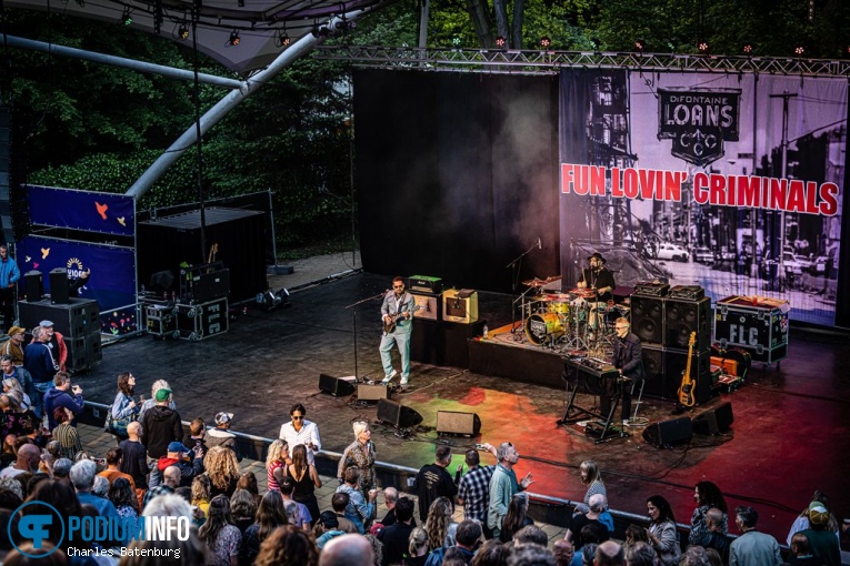 Fun Lovin Criminals DJ-set op Zuiderpark Live: DJ DNA & Fun Lovin’ Criminals - 19/05 - Zuiderparktheater foto