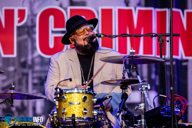 Fun Lovin Criminals DJ-set op Zuiderpark Live: DJ DNA & Fun Lovin’ Criminals - 19/05 - Zuiderparktheater foto