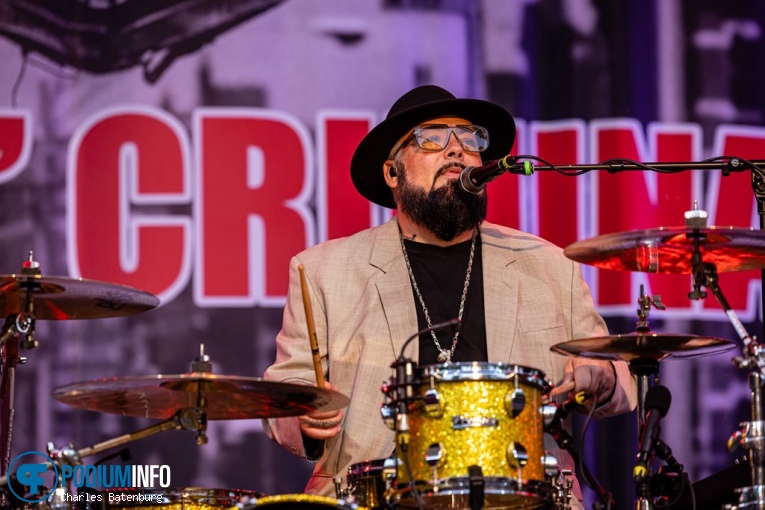 Fun Lovin Criminals DJ-set op Zuiderpark Live: DJ DNA & Fun Lovin’ Criminals - 19/05 - Zuiderparktheater foto